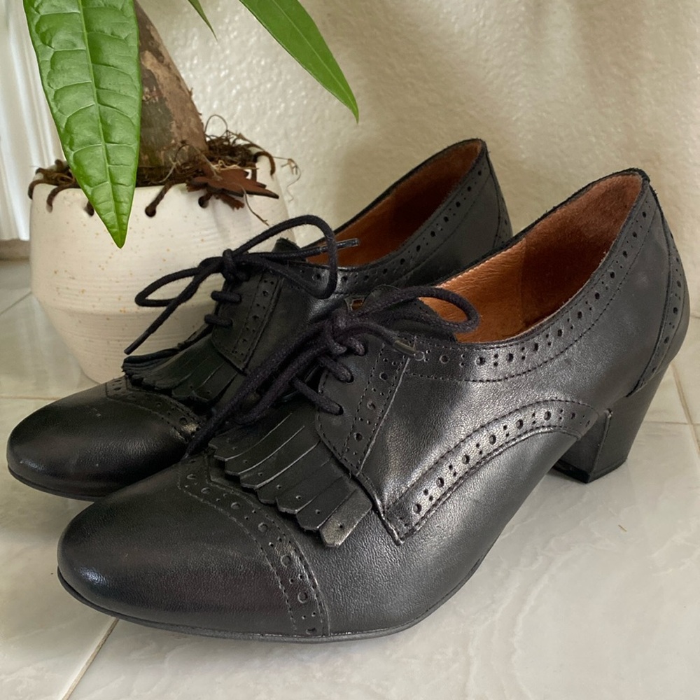 Office London black leather heeled loafer